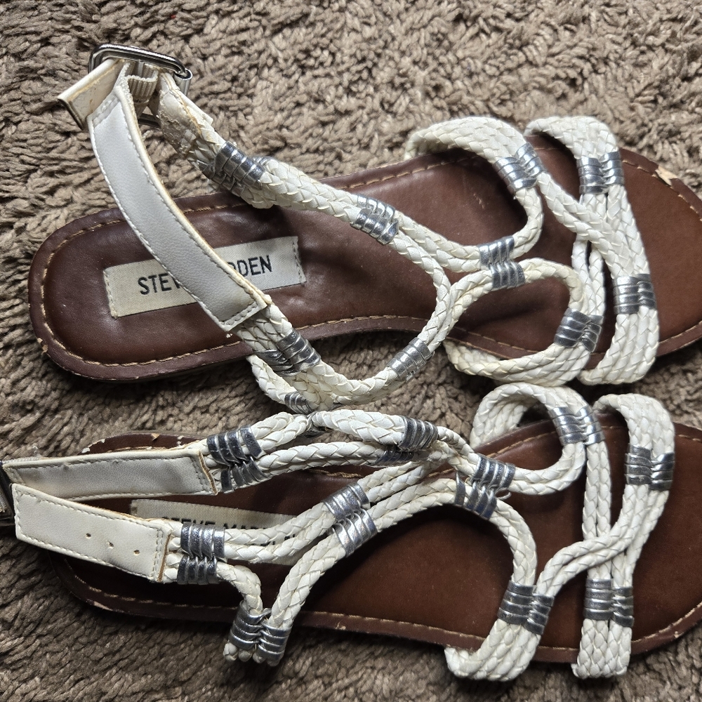 Steve Madden, white sandal with some silver embellishments, 8
